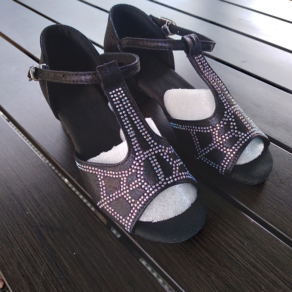 Girls dancing shoes